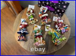 CHRISTOPHER RADKO LARGE WALL HANGING RESIN WREATH-DISPLAYS ORNAMENTS-With6 SANTAS