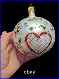 Christopher Radko 1990 Hearts & Flowers 4.5 White Ball Ornament 90-015-0